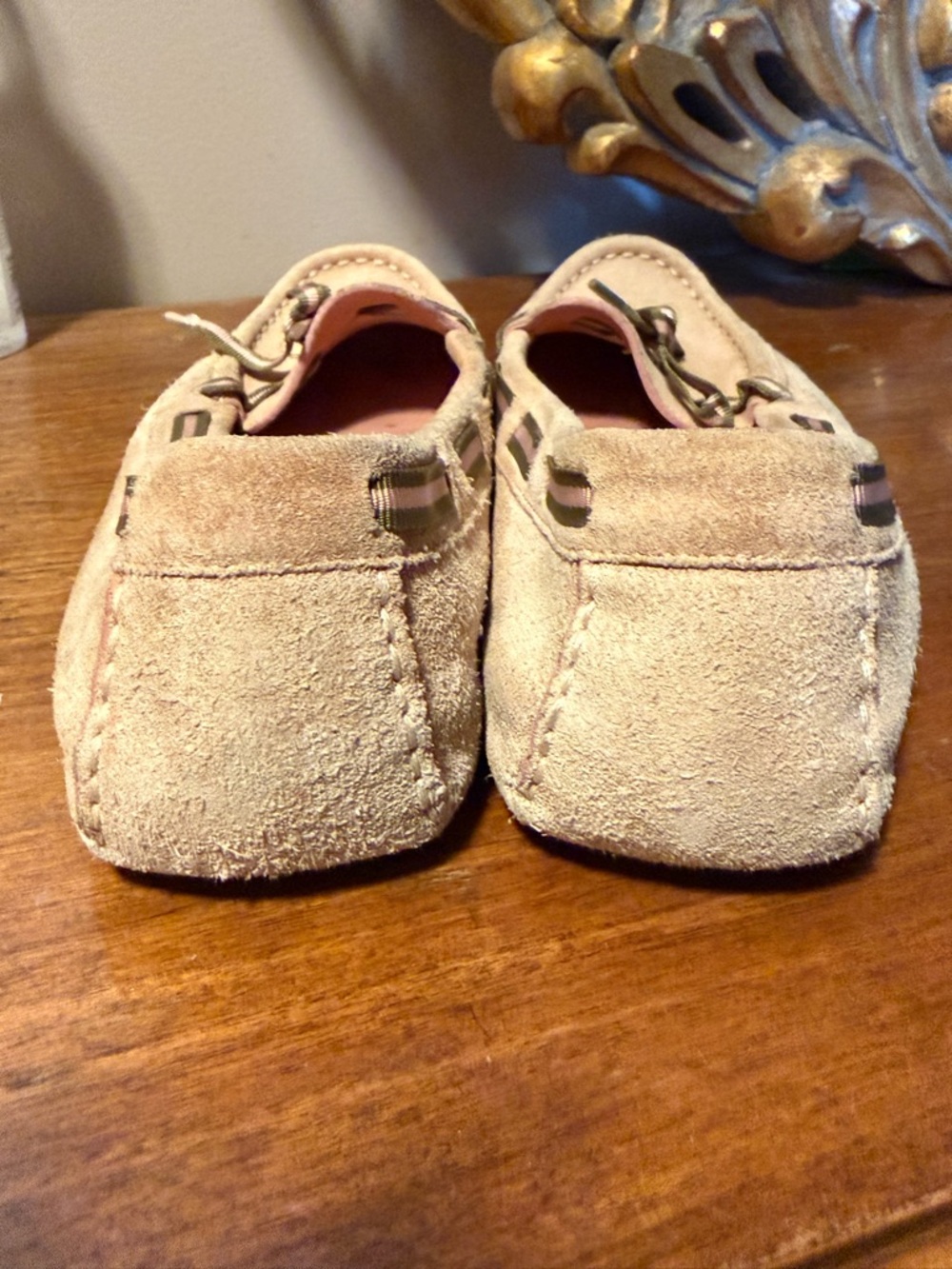 Gucci Beige Suede Women's Moccasins with Pink Insole and Ribbon Bow - Picture 9 of 12